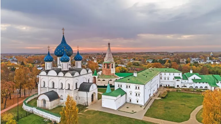 Экскурсия на Соборную площадь Суздаля
